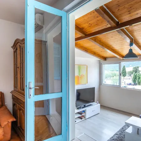 Classy In With Patio Apartman Ston