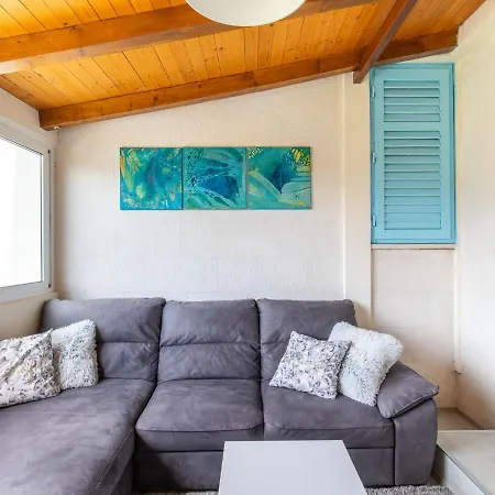 Classy In With Patio Apartman Ston