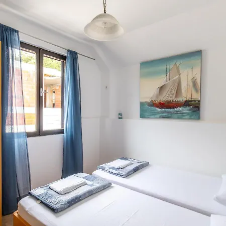 Appartement Classy In With Patio *